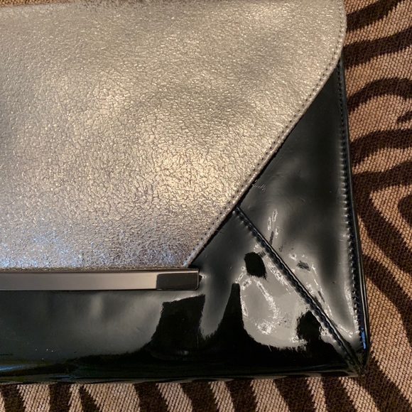 Black and Gold envelope clutch - Picture 2 of 7